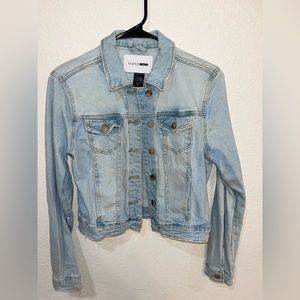 FashioNova Women’s Denim Jacket Size M